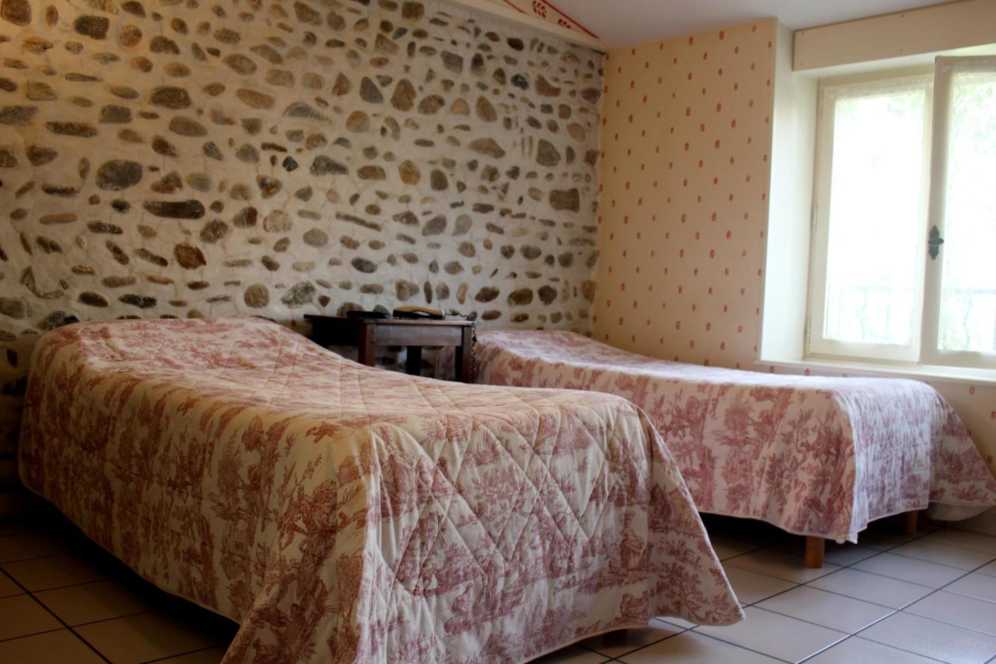 Hotel Poste Et Champanne Brioude Camera foto